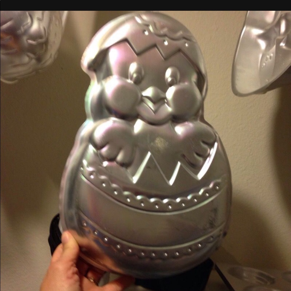 Chick in egg 3-D cake pan